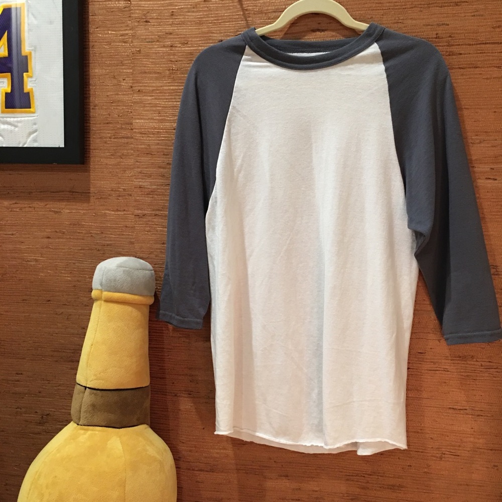 CLASSIC BASEBALL TEE